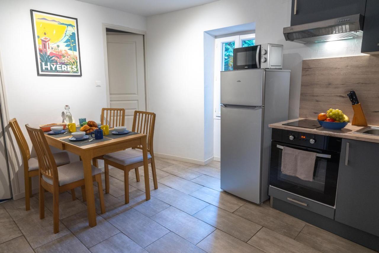 Blue Palm Apartment Йер Экстерьер фото